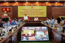 Phó Thủ tướng Chính phù Trần Hồng Hà chủ trì buổi làm việc tại điểm cầu tỉnh Phú Yên. (Ảnh: Xuân Triệu/TTXVN)
