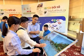 Công nghệ thực tế ảo trong du lịch. (Ảnh: Ánh Tuyết/TTXVN) 