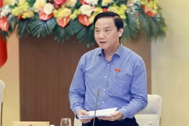 Phó Chủ tịch Quốc hội Nguyễn Khắc Định điều hành phiên họp. (Ảnh: Doãn Tấn/TTXVN)