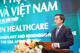 Giáo sư-Tiến sỹ Trần Văn Thuấn, Thứ trưởng Bộ Y tế phát biểu tại hội thảo. (Nguồn: báo Sức khỏe & Đời sống)