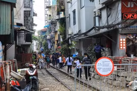[Photo] Cần chấm dứt triệt để hoạt động "Càphê đường tàu" ở Hà Nội 