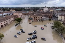 Cảnh ngập lụt sau những trận mưa lớn tại Lugo, Emilia-Romagna, Italy, ngày 18/5 vừa qua. (Ảnh: AFP/TTXVN)