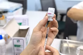 Tiêm vaccine ngừa COVID-19. (Nguồn: TTXVN)