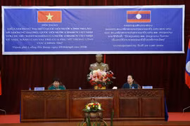 “Hội thảo nâng cao vai trò của phụ nữ trong lĩnh vực chính trị" do Nhóm nữ Đại biểu Quốc hội Việt Nam và Nhóm nữ Đại biểu Quốc hội Lào tổ chức nhằm chia sẻ kinh nghiệm của các nữ đại biểu quốc hội trong lĩnh vực chính trị và sự gắn bó mật thiết và sự tin cậy chính trị đặc biệt giữa người dân 2 nước nói chung và giữa các nữ đại biểu quốc hội hai nước nói riêng. (Ảnh: Phạm Kiên/TTXVN)