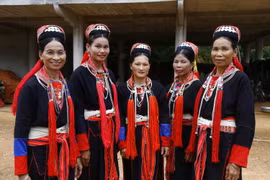 Ngắm trang phục truyền thống người Dao Thanh Y ở Tuyên Quang