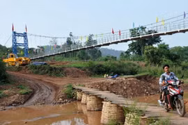 Điện Biên: Bà con mòn mỏi chờ cầu treo Sam Lang được sửa chữa