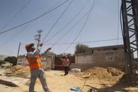 Israel cấm người Palestine dùng các tuyến xe buýt ở Bờ Tây