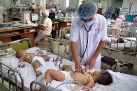 Dịch tay chân miệng lây lan nhanh tại Thành phố Hồ Chí Minh