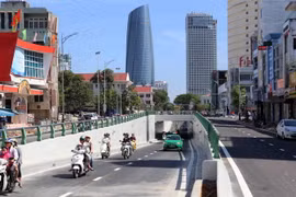 Công trình hầm chui tại nút giao thông phía Tây cầu sông Hàn vừa được thông xe. (Ảnh: Trần Lê Lâm/TTXVN)