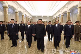 Nhà lãnh đạo Triều Tiên viếng lăng cố Chủ tịch Kim Il-sung