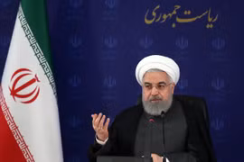 Tổng thống Iran Hassan Rouhan phát biểu tại cuộc họp nội các ở Tehran. (Ảnh: AFP/TTXVN)