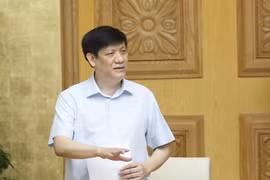 Quyền Bộ trưởng Y tế Nguyễn Thanh Long phát biểu. (Ảnh: Doãn Tấn/TTXVN)