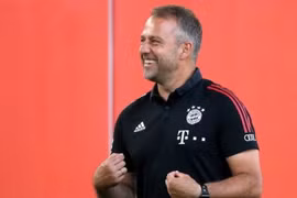 Thầy trò HLV Hansi Flick tiến thêm một bước đến ngôi vương Champions League.