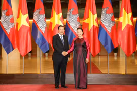 Chủ tịch Quốc hội Nguyễn Thị Kim Ngân hội kiến Thủ tướng Vương quốc Campuchia Samdech Techo Hun Sen đang thăm chính thức Việt Nam. (Ảnh: Văn Điệp/TTXVN)