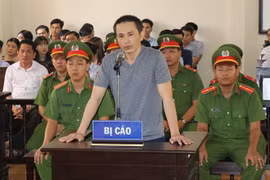 Bị cáo Nguyễn Chí Vững tại phiên tòa. (Ảnh: Huỳnh Sử/TTXVN)