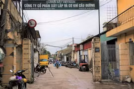 Công ty cổ phần Xây lắp và Cơ khí Cầu đường (460 Trần Quý Cáp Đống Đa) rộng hơn 13.000m2 thuộc diện di dời ra khỏi nội đô. (Ảnh: Mạnh Khánh/TTXVN)