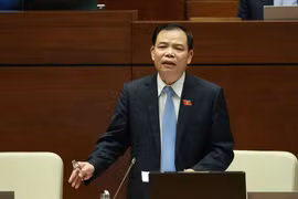 Bộ trưởng Bộ Nông nghiệp và Phát triển nông thôn Nguyễn Xuân Cường trả lời chất vấn. (Ảnh: Doãn Tấn/TTXVN)