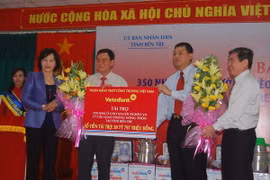 VietinBank bàn giao 350 căn nhà và 17 cầu nông thôn 