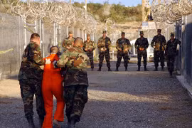 Vụ bê bối CIA tra tấn tù nhân trong các nhà tù bí mật