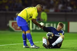 Xem lại cảnh Ronaldo kết liễu Đức trong trận chung kết 2002