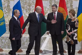 Tổng thống Ukraine Poroshenko tuyên bố sẽ gặp ông Putin tuần tới