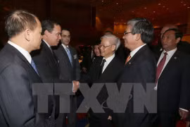 Tổng Bí thư Nguyễn Phú Trọng gặp gỡ đại diện các tầng lớp xã hội Việt Nam-Hoa Kỳ. (Ảnh: Trí Dũng/TTXVN)