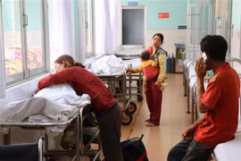 Hai nạn nhân tuy được cấp cứu tại Bệnh viện Đa khoa tỉnh Gia Lai nhưng đã tử vong do bị ngạt khí quá nặng. (Ảnh: Dư Toán/TTXVN)