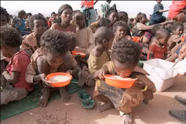 Trẻ em tại một trại tị nạn ở miền Đông Ethiopia. (Ảnh: AFP/TTXVN)