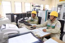 Vận hành truyền tải điện tại trạm biến áp 500kV Tân Định. (Ảnh: (tư liệu) Ngọc Hà/TTXVN)