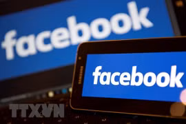Biểu tượng Facebook tại London, Anh. (Nguồn: AFP/TTXVN) 