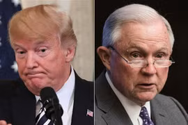 Tổng thống Mỹ Donald Trump (trái) và Bộ trưởng Tư pháp Mỹ Jeff Sessions. (Nguồn: AFP/ TTXVN)