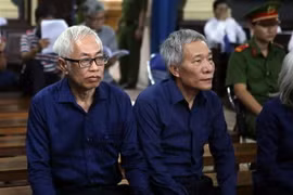 Bị cáo Trần Phương Bình là người đầu tiên trả lời xét hỏi tại phiên tòa ngày 28/11. (Ảnh: Thành Chung/TTXVN)