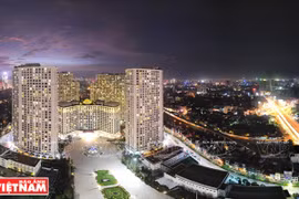Royal City, một “châu Âu thu nhỏ” trong lòng Hà Nội lộng lẫy về đêm. (Ảnh: Trần Thanh Giang)