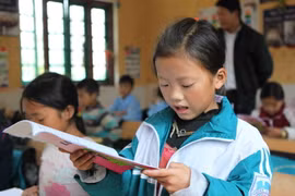 Giờ học tiếng H'Mông của học sinh lớp 5 Trường tiểu học Lao Chải, Sa Pa, Lào Cai. (Ảnh: Quý Trung/TTXVN)