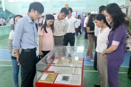Triển lãm bản đồ và trưng bày tư liệu “Hoàng Sa, Trường Sa của Việt Nam- Những bằng chứng lịch sử và pháp lý” tại Bình Thuận. Ảnh minh họa. (Nguồn: TTXVN)