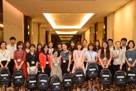 Các ứng viên nhận học bổng du học Úc năm 2016. (Ảnh: Đại sứ quán Australia)