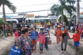 Nhiều địa phương gấp rút cho học sinh nghỉ học tránh bão 
