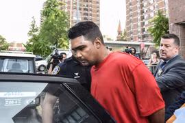 Richard Rojas (áo đỏ) bị cáp buộc tội giết người. (Nguồn: Reuters)
