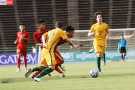 U16 Việt Nam (áo đỏ) đã đánh bại U16 Australia 3-0 ở vòng bảng. (Nguồn: Post Sport)