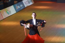 Cặp Nguyễn Đức Hòa và Nguyễn Thị Hải Yến (Dancesport) giành HCV. (Ảnh: Ngọc Duy/Vietnam+)