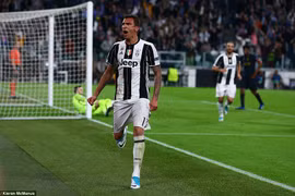 Mario Mandzukic góp công đưa Juventus vào chung kết Champions League. (Nguồn: Daily Mail)