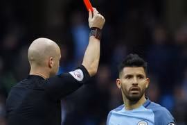 Aguero bị cấm thi đấu 4 trận. (Nguồn: Getty Images)