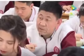 Xiao Cui nhìn như cụ già 80. (Nguồn: Odditycentral.com)