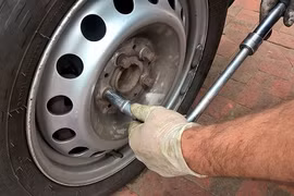 Truy tố 5 người nước ngoài “dàn cảnh” để trộm cắp tài sản 