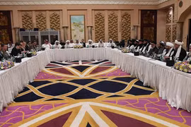 Đại diện Mỹ và Taliban đàm phán. (Nguồn: AP)