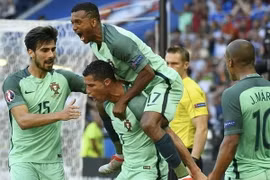 Ronaldo cõng Bồ Đào Nha vào vòng 1/8. (Nguồn: Getty Images)