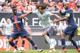 Joshua Zirkzee (giữa) ghi 1 bàn cho Bayern Munich. (Nguồn: Guardian)