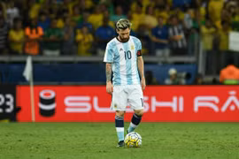 Messi mờ nhat trong ngày Argentina thảm bại trước Brazil. (Nguồn: AFP/Getty Images)