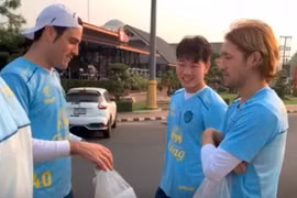 Xuân Trường cùng các đồng đội tại Buriram United.