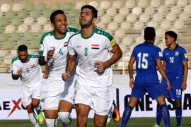 Mohannad Abdul-Raheem (số 8) ghi cả 4 bàn cho Iraq. (Nguồn: Getty Images)